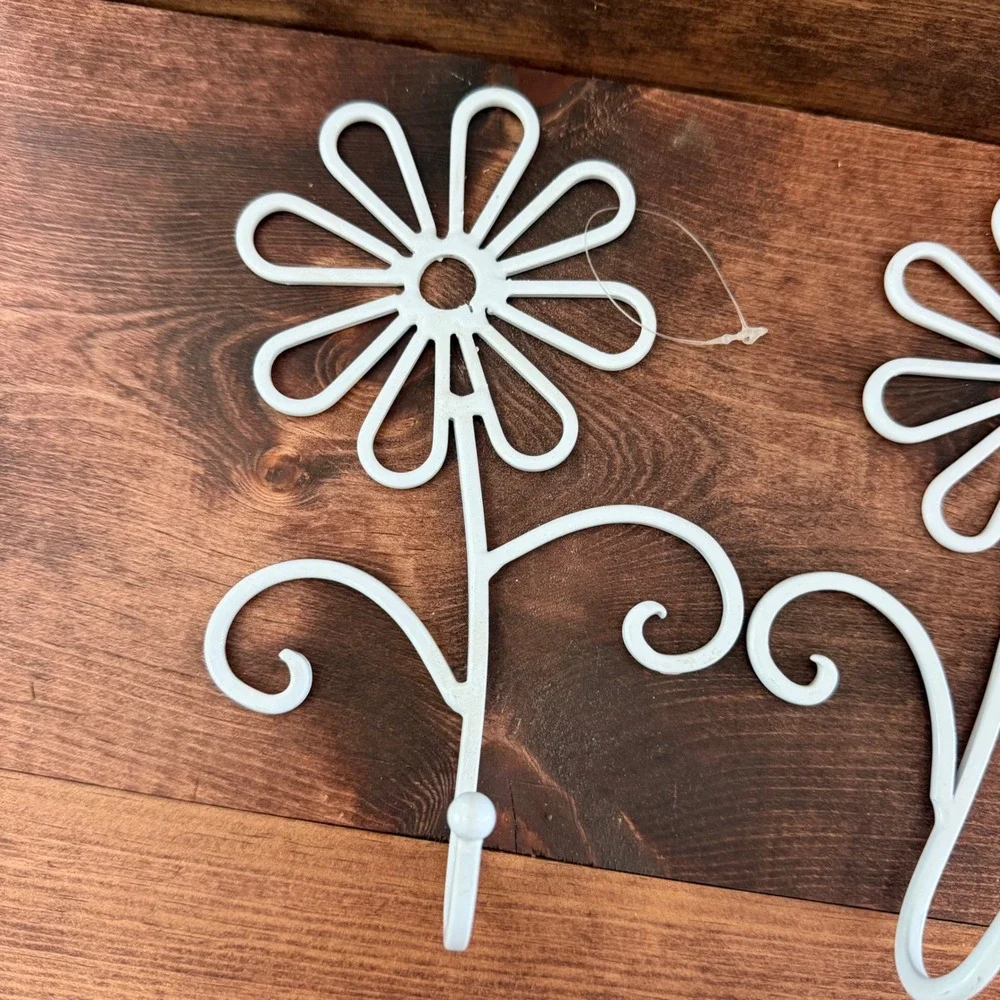 Set of 2 White Boho Metal Flower Wall Hooks Daisy Vine Scroll Whimsical Decor